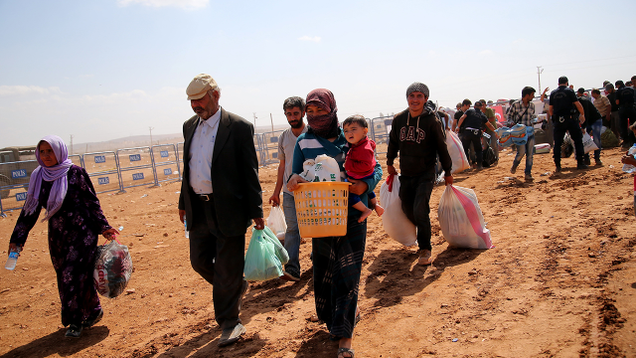Illustration for article titled 8 Heartbreaking Photos Of Syrian War Refugees, Also, Sorry, We Do Not Know How To Stop This Steel Drum Music From Auto-Playing
